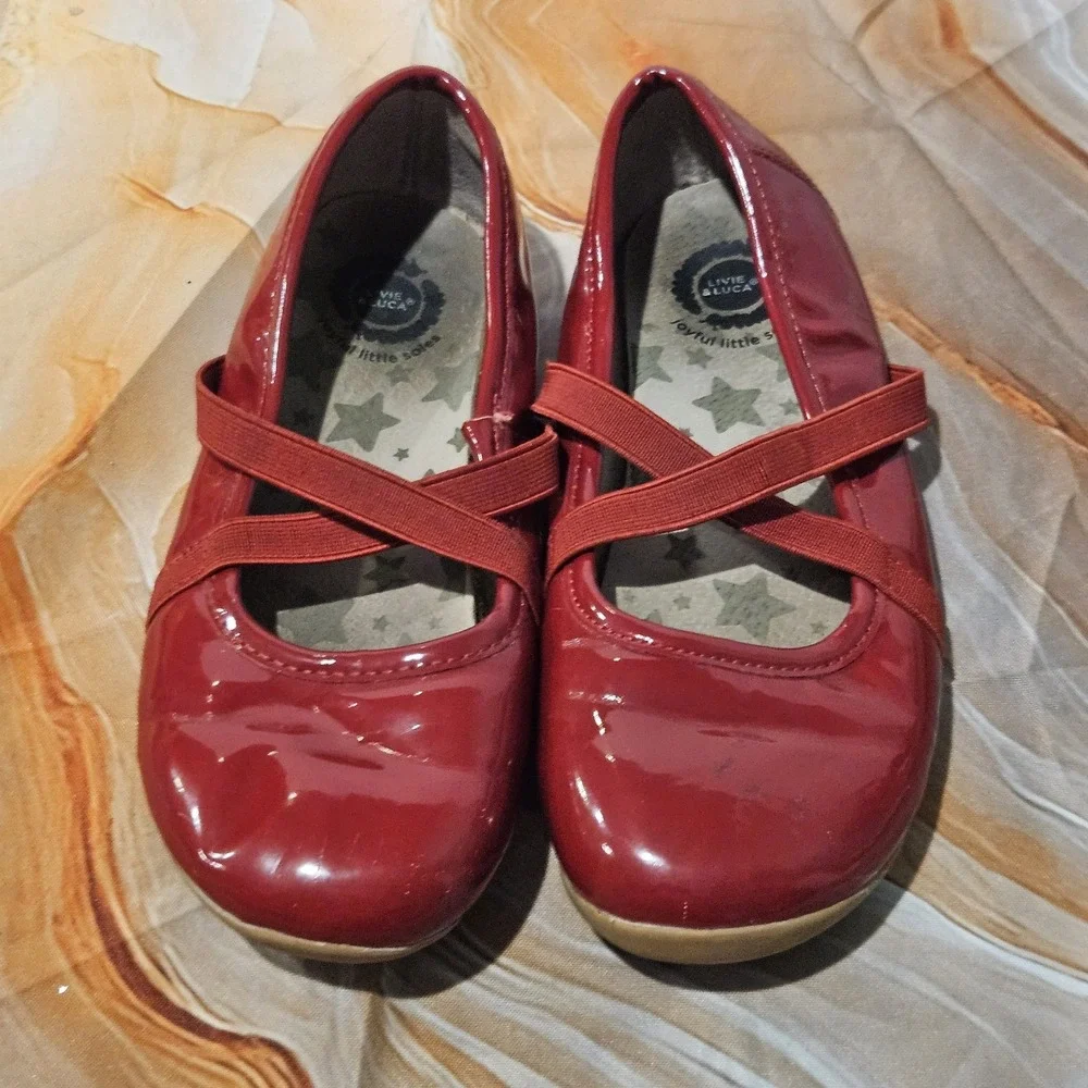 Livie & Luca Girls Red Patent Mary Jane Shoes Size 1 Youth Elastic Strap